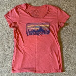 Patagonia women’s tee size Small